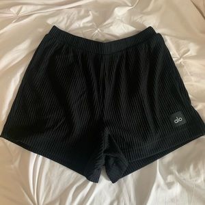 Alo Yoga Muse Short